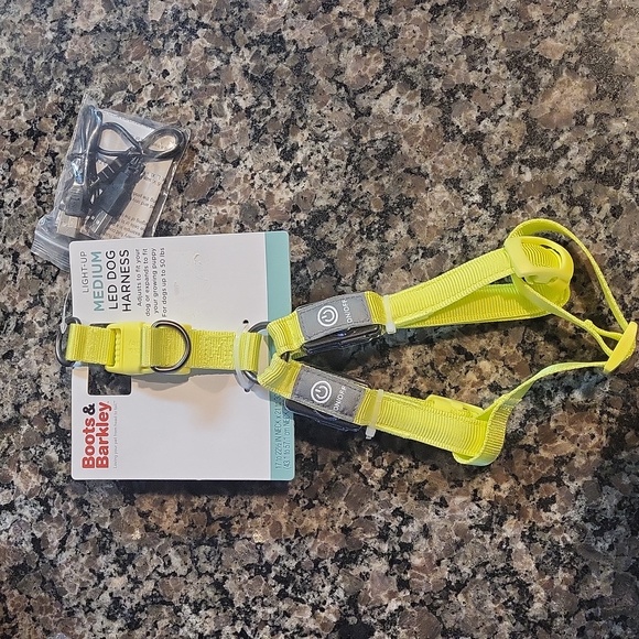 LED Rechargeable Dog Harness Light up Boots and Barkley Size MEDIUM NEW w tags - Picture 2 of 8